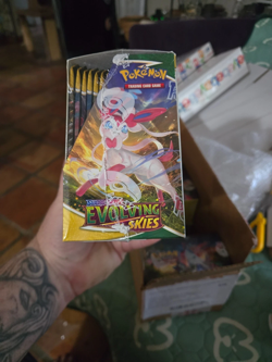 Pokemon Evolving Skies Booster Box, Factory Sealed, MINT CONDITION - Image 3
