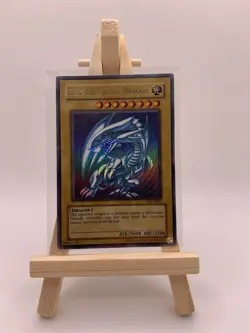 YUGIOH - Blue Eyes White Dragon SDK-E001 Ultra Rare Unlimited Edition - Image 1