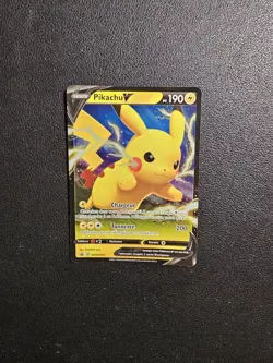 Carte Pokemon Pikachu V SWSH061 Promo Epee & Bouclier FR NEUF - Image 1