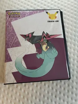 Pokemon Collection Binder Full Holo Set 16/16 NM + Pikachu’s and Extra cards - Image 1