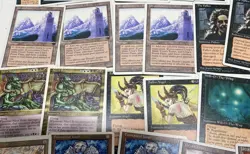 Mixed 1995 Magic: The Gathering (White Border) Trading Card Bundle (Set Of 100) - Image 4