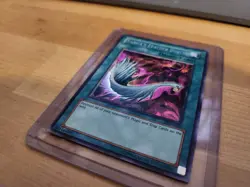 Yu-Gi-Oh! Harpie's Feather Duster SDD-003 Unlimited Exaclty as Seen - Image 4