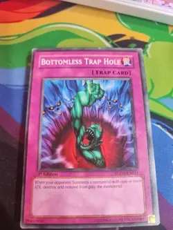 Bottomless Trap Hole #SDZW-EN034 Yugioh 1st Edition - Image 1