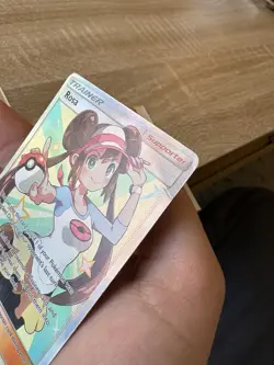 Pokemon - Rosa (Full Art) 236/236 - SM Cosmic Eclipse Holofoil MP/HP - Image 4