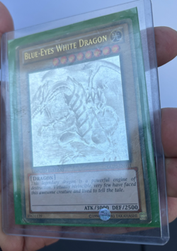 Yugioh Blue-Eyes White Dragon GLD5-EN001 Ghost Rare - Image 3