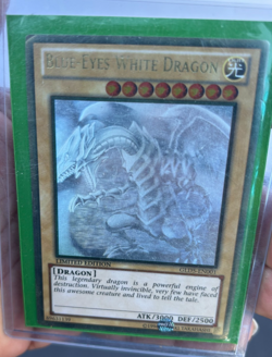 Yugioh Blue-Eyes White Dragon GLD5-EN001 Ghost Rare - Image 4