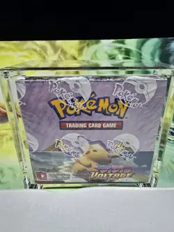 Vivid Voltage Booster Box Factory Sealed 36 packs Pokemon TCG In Acrylic Case - Image 5