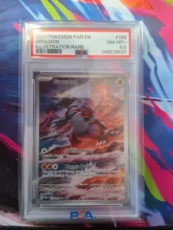 2023 POKEMON PAR EN-PARADOX RIFT ILLUSTRATION RARE #199 GROUDON PSA 8.5 - Image 3