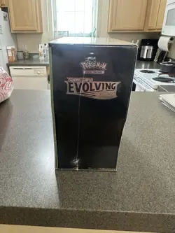Pokemon Sword & Shield Evolving Skies Elite Trainer Box Booster 8 Packs - Image 4