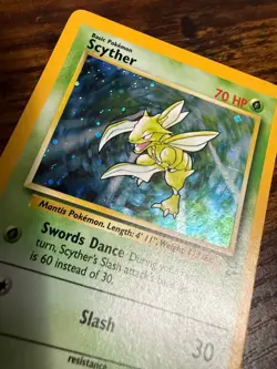 Pokemon TCG Scyther, 2nd Edition 17/130, 2000; Holographic, Vintage, Near Mint - Image 3