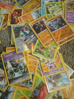 Pokemon TCG huge Lot over 100 Cards vintage holos rares - Image 1
