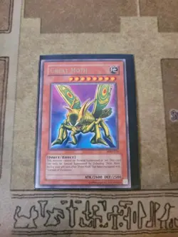 YUGIOH GREAT MOTH MRD-070 RARE UNLIMITED ED NM 1996 - Image 1