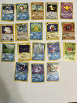 Pokemon Vintage Mixed Lot Collection x 18 cards - Image 1