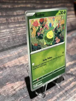 Pokemon - Prismatic Evolutions - Budew 004/131 Master Ball Holo NM/M - Image 2