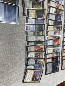 Mixed Magic the Gathering Deckmaster Lot of 90+ Cards w/box - Image 4