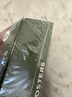 MTG – Ravnica Remastered Collector Box | Brothers| Magic the Gathering Tear Dent - Image 2