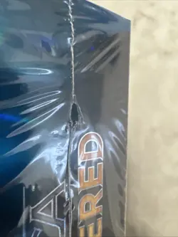 MTG – Ravnica Remastered Collector Box | Brothers| Magic the Gathering Tear Dent - Image 5