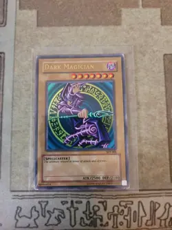 YUGIOH DARK MAGICIAN SDY-006 ULTRA UNLIMITED ED MP - Image 1
