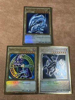 🔥 YUGIOH Blue-Eyes Red Eyes Dark Magician MAGO-EN001 1ST EDITION NM GOLD RARE - Image 1