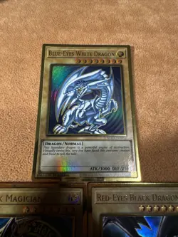 🔥 YUGIOH Blue-Eyes Red Eyes Dark Magician MAGO-EN001 1ST EDITION NM GOLD RARE - Image 2