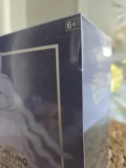 Pokemon TCG Chilling Reign ETB Elite Trainer Box *super small ding 820650809712 - Image 2