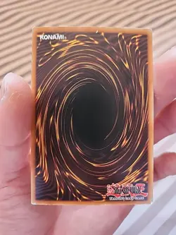 Yugioh - Elemental Hero Glow Neos STON-EN036 Ultimate Rare 1st Edition - Image 2