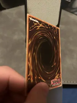 Yu-Gi-Oh! TCG Blue-Eyes White Dragon Ultimate Rare 1st Edition YSKR-EN001 - Image 5