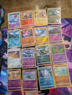 Lot of 91 reverse holo pokemon TCG cards from XY era to Sword/Shield + tentacool - Image 1