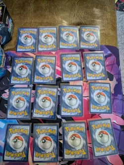 Lot of 91 reverse holo pokemon TCG cards from XY era to Sword/Shield + tentacool - Image 2