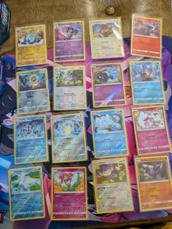 Lot of 91 reverse holo pokemon TCG cards from XY era to Sword/Shield + tentacool - Image 3
