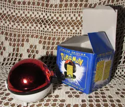 POKEMON 1999 Limited Edition POLIWHIRL 23KGold-Plated Trading Card DisplaySphere - Image 2