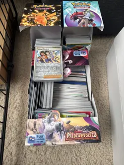 🔥Pokemon Bulk Lot Common, Uncommon And Holos With Sleeves, Dice, Boarders, Etc - Image 2