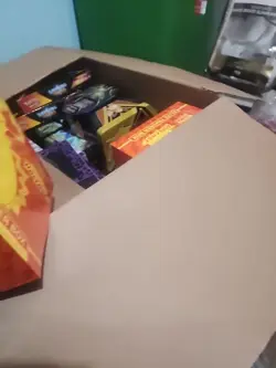 Pokemon TCG: Sword & Shield-Vivid Voltage Elite Trainer Box (133 Cards) 820650807688 - Image 3