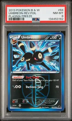 2013 POKEMON B&W PLASMA FREEZE #64 UMBREON-REVERSE FOIL PSA 8 - Image 1