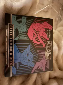 Pokemon Sword & Shield Evolving Skies ETB Factory Sealed. Small tear (SEE PICS) - Image 4