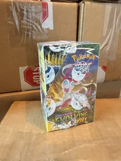 Evolving Skies Half Booster Box Sealed Pokemon TCG 18 Packs New and Sealed UK - Image 5