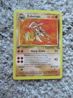 1999 POKEMON FOSSIL #24 KABUTOPS FIRST EDITION UNGRADED - Image 1