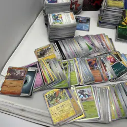 Pokemon Cards Job Lot Unsorted Bundle 750+ Cards Vintage & Modern Collectors Tin - Image 2