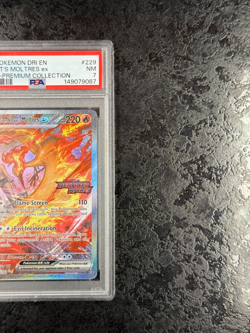 2025 POKEMON DRI ROCKET'S MOLTRES EX ULTRA-PREMIUM COLLECTION #229 STAMPED PSA 7 - Image 2