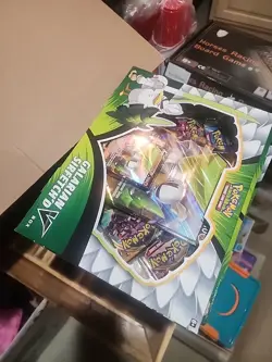 Pokemon TCG Galarian Sirfetch'd V Booster Pack Box 820650807374 - Image 1