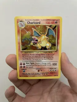 Pokemon TCG Charizard 4/102 Holographic Rare 1999 Base Set - Image 1