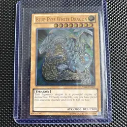 YuGiOh Blue-Eyes White Dragon YSKR-EN001 Ultimate Rare Unlimited (NM) - Image 1
