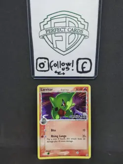 POKEMON EX SPECIE DELTA LARVITAR HOLO STAMPED 73/113 NM ENG - Image 1