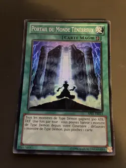 CARTE YU-GI-OH! PORTAIL DU MONDE TENEBREUX AP01-FR013 PROCHE DU NEUF/NM - Image 1