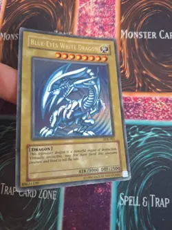 Yugioh Blue-Eyes White Dragon SDK-001 Ultra Rare Unlimited Moderately Played c3/ - Image 2
