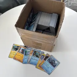 1000+ Pokemon Cards! Bulk Lot - Common/Uncommon - Sets DRI/JTG/PFL/ASC/MEG/Base - Image 1