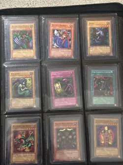 Yugioh Binder Lot MRD 1st Rares Short Prints Common’s Incomplet Binder Included - Image 4