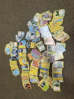 Huge Collection Bulk Lot of 900+ Pokemon Cards (lots of 2009-2014) - Image 2