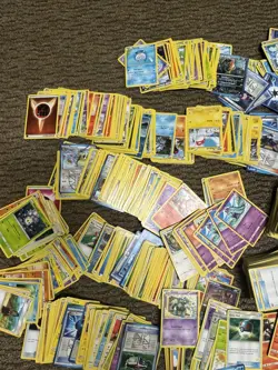 Huge Collection Bulk Lot of 900+ Pokemon Cards (lots of 2009-2014) - Image 3