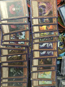 Yugioh Edison QuickDraw Gigavise Ready to Play Deck Box And Sleeves Included - Image 2